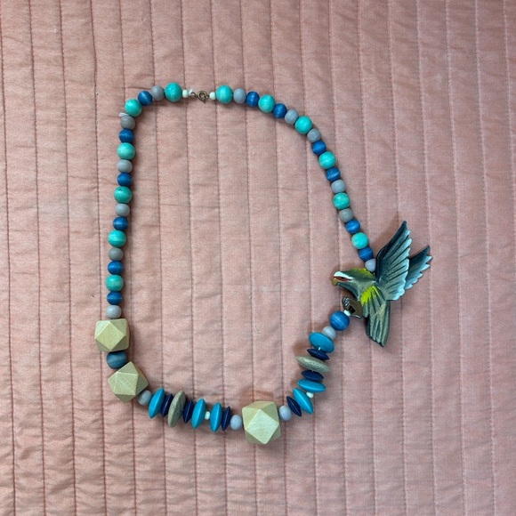 Vintage Unique Wooden Beaded Necklace With A Hand Carved & Painted Bird - Picture 3 of 14